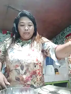 Snapshot of Sweet_fatty18 chatting on 02/19/25, 04:01 Sweet fatty18 online show from 02/19/25, 04:01