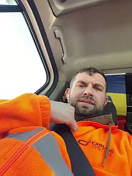 Snapshot of daniel21p chatting on 02/25/25, 12:24 daniel21p online show from 02/25/25, 12:24