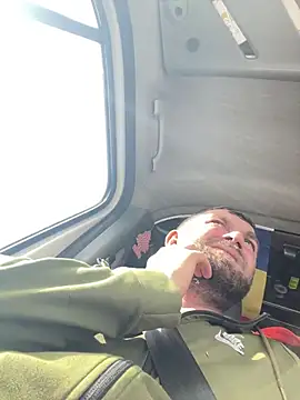 Snapshot of daniel21p chatting on 03/21/25, 03:13 daniel21p online show from 03/21/25, 03:13