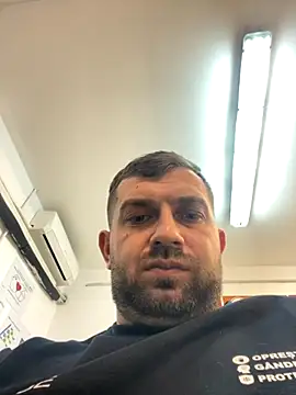 Snapshot of daniel21p chatting on 11/17/25, 02:28 daniel21p online show from 11/17/25, 02:28