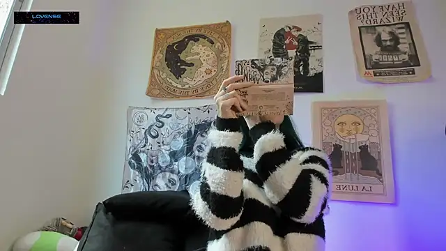 Hisato111 online show from 11/18/25, 02:54