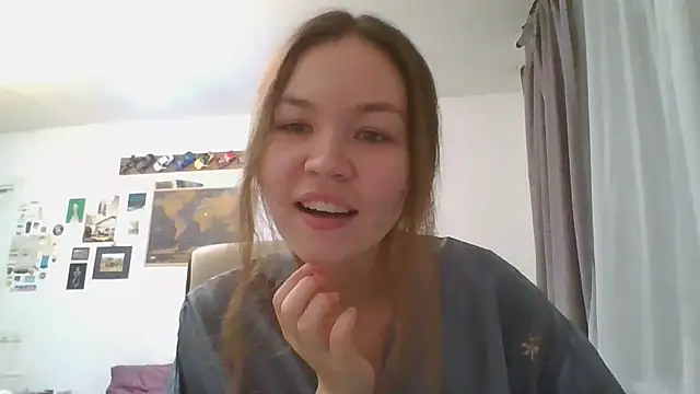 Snapshot of Glitter_Doll chatting on 02/25/25, 05:58 Glitter Doll online show from 02/25/25, 05:58