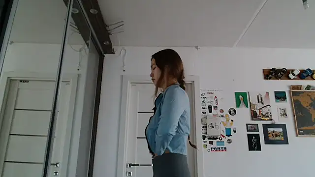 Snapshot of Glitter_Doll chatting on 03/07/25, 10:24 Glitter Doll online show from 03/07/25, 10:24
