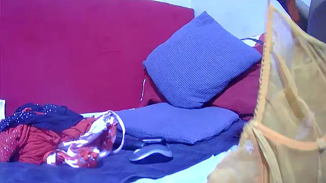 tasha97x online show from 10/31/25, 04:57