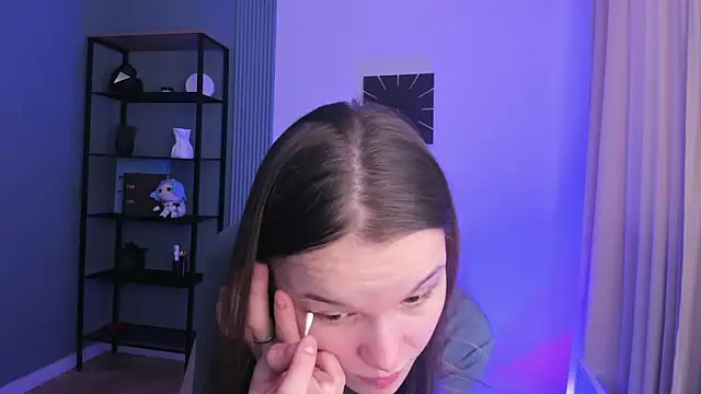 Snapshot of Amber_Rogers chatting on 03/08/25, 02:30 Amber Rogers online show from 03/08/25, 02:30