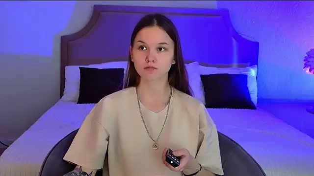 Snapshot of Amber_Rogers chatting on 03/15/25, 02:12 Amber Rogers online show from 03/15/25, 02:12