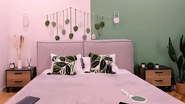 Snapshot of Amber_Rogers chatting on 03/17/25, 02:23 Amber Rogers online show from 03/17/25, 02:23