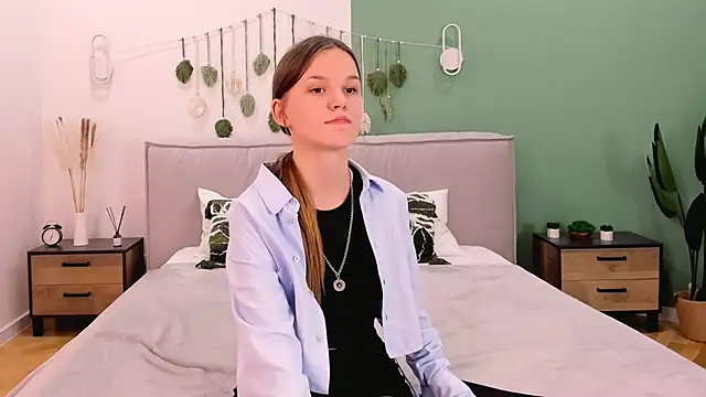 Snapshot of Amber_Rogers chatting on 03/17/25, 08:30 Amber Rogers online show from 03/17/25, 08:30