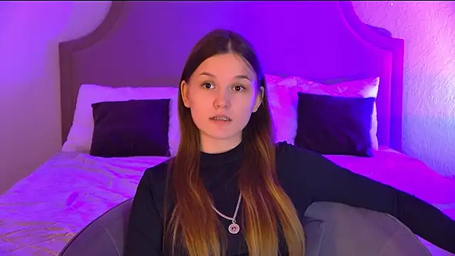 Snapshot of Amber_Rogers chatting on 03/22/25, 05:41 Amber Rogers online show from 03/22/25, 05:41