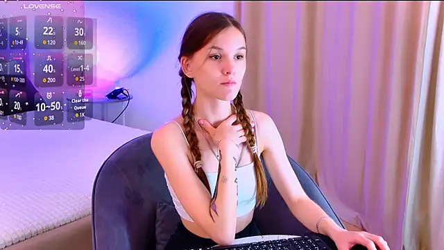 Snapshot of Amber_Rogers chatting on 10/11/25, 02:26 Amber Rogers online show from 10/11/25, 02:26