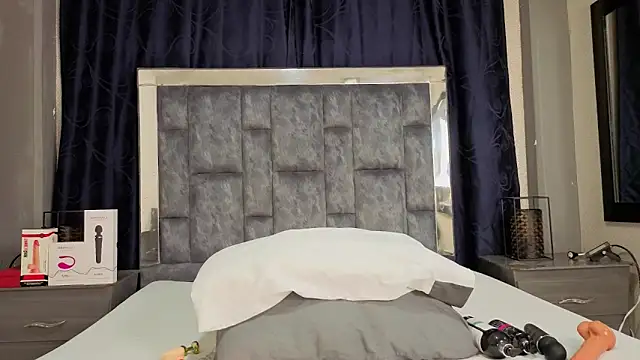 Effie cooper online show from 10/11/25, 08:51