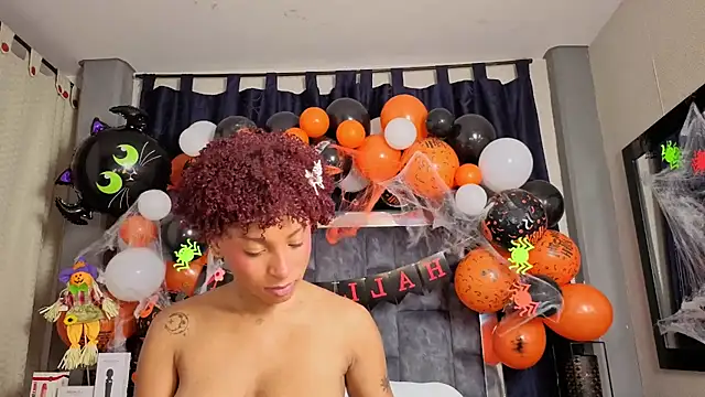 Effie cooper online show from 10/18/25, 07:47