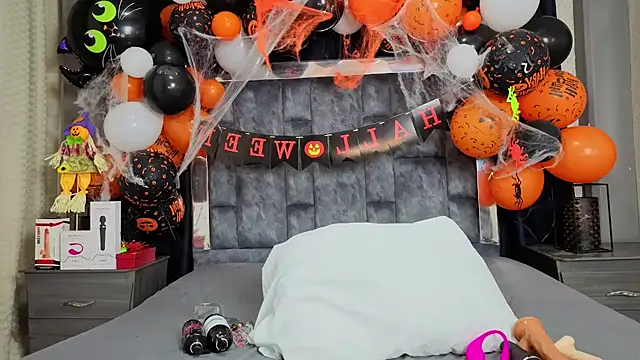 Effie cooper online show from 10/21/25, 08:09