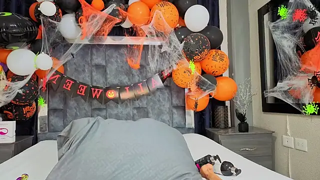 Effie cooper online show from 10/27/25, 07:18