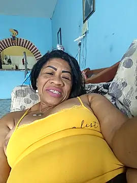 Snapshot of Tocameamor chatting on 10/24/25, 03:41 Tocameamor online show from 10/24/25, 03:41