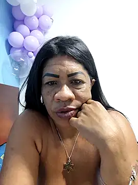 Snapshot of Tocameamor chatting on 10/27/25, 01:42 Tocameamor online show from 10/27/25, 01:42