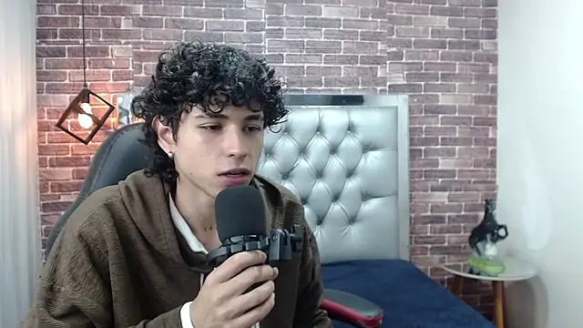 andres ocasio online show from 03/21/25, 01:45