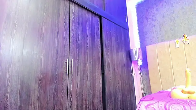 Snapshot of ava-am chatting on 11/08/25, 02:45 ava-am online show from 11/08/25, 02:45