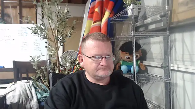 Snapshot of Randomoldguy615 chatting on 03/18/25, 12:16 Randomoldguy615 online show from 03/18/25, 12:16