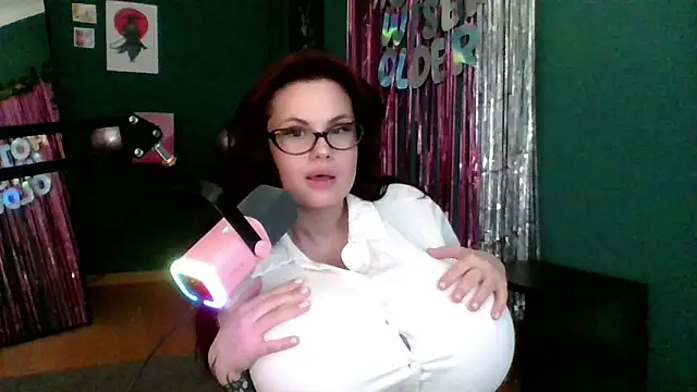 Della Ideal online show from 03/04/25, 08:27