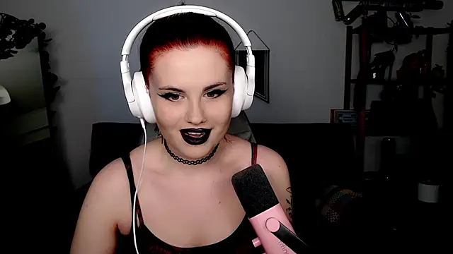 Della Ideal online show from 11/08/25, 06:07