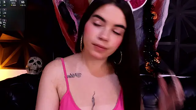 DaphneGlas online show from 10/22/25, 12:49