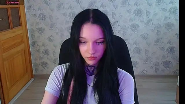 Snapshot of mefwhore chatting on 03/10/25, 08:37 mefwhore online show from 03/10/25, 08:37