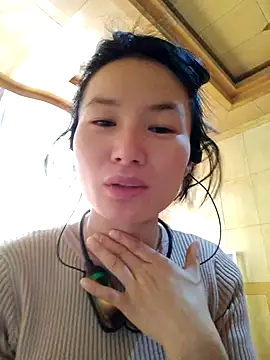 Snapshot of Dewbunn chatting on 03/19/25, 06:14 Dewbunn online show from 03/19/25, 06:14