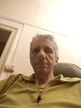 Snapshot of maxdaddy690 chatting on 03/10/25, 02:37 maxdaddy690 online show from 03/10/25, 02:37