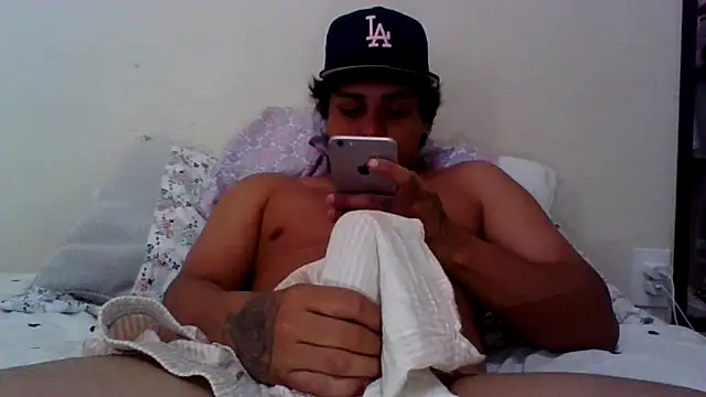 Snapshot of losangelesonnyd chatting on 10/10/25, 06:40 losangelesonnyd online show from 10/10/25, 06:40