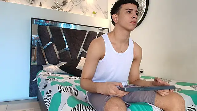 KING OFF BOYS online show from 11/22/25, 01:10