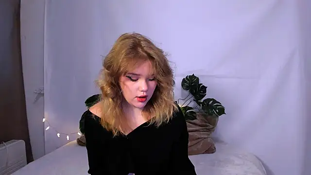 LaseyMoon online show from 03/02/25, 01:15