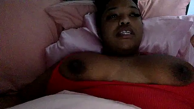 Snapshot of bronxminx chatting on 02/25/25, 03:49 bronxminx online show from 02/25/25, 03:49