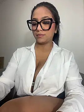 Snapshot of Nicoll_Evans_ chatting on 11/18/25, 01:15 Nicoll Evans online show from 11/18/25, 01:15