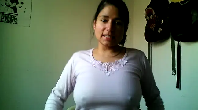Snapshot of Escarcha-blue chatting on 03/17/25, 10:38 Escarcha-blue online show from 03/17/25, 10:38