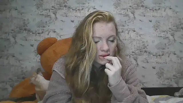 Snapshot of Eveline_May chatting on 10/07/25, 04:26 Eveline May online show from 10/07/25, 04:26