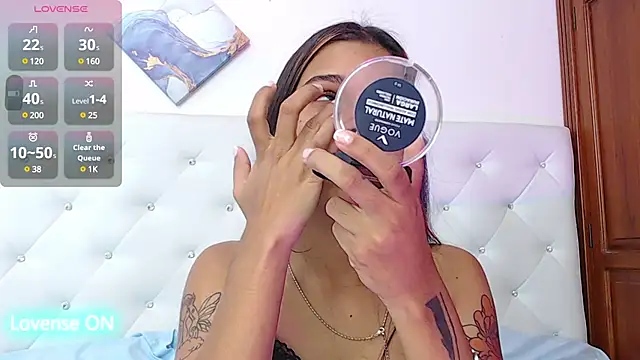 Snapshot of sweetebony_33 chatting on 03/15/25, 04:02 sweetebony 33 online show from 03/15/25, 04:02