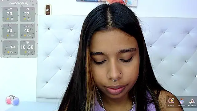 Snapshot of sweetebony_33 chatting on 10/08/25, 04:10 sweetebony 33 online show from 10/08/25, 04:10