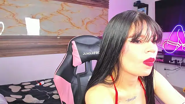 Snapshot of Cloe_roouse chatting on 10/23/25, 12:54 Cloe roouse online show from 10/23/25, 12:54