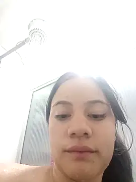 Snapshot of Valen_thompsom_002 chatting on 09/22/25, 05:42 Valen thompsom 002 online show from 09/22/25, 05:42