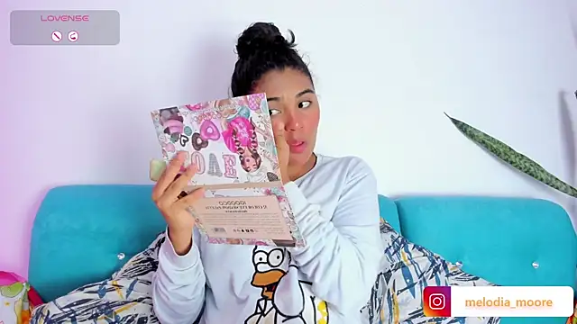 Snapshot of Melodymoore_ chatting on 03/16/25, 10:09 Melodymoore online show from 03/16/25, 10:09