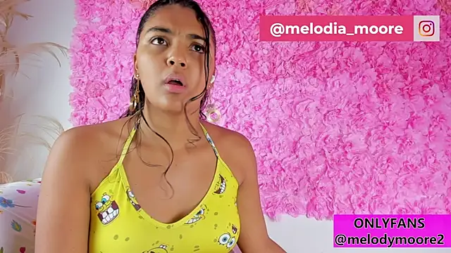 Snapshot of Melodymoore_ chatting on 10/12/25, 10:09 Melodymoore online show from 10/12/25, 10:09