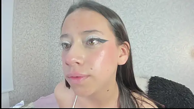 Snapshot of zephyra-angels chatting on 10/23/25, 04:01 zephyra-angels online show from 10/23/25, 04:01