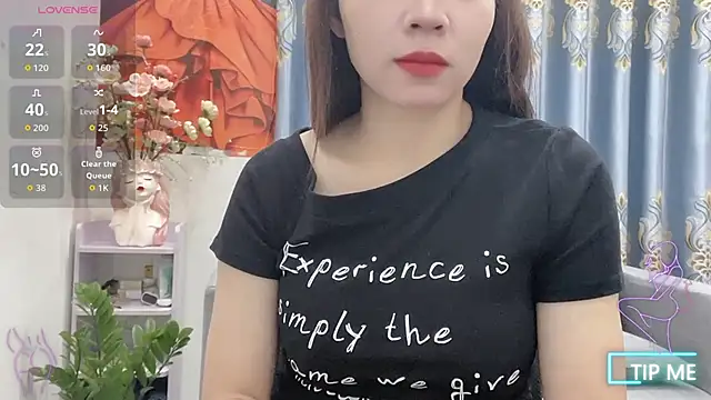 Snapshot of shishi_101 chatting on 10/24/25, 01:13 shishi 101 online show from 10/24/25, 01:13