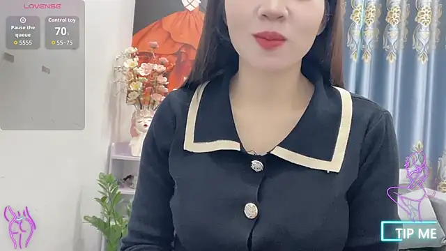 Snapshot of shishi_101 chatting on 10/25/25, 01:24 shishi 101 online show from 10/25/25, 01:24