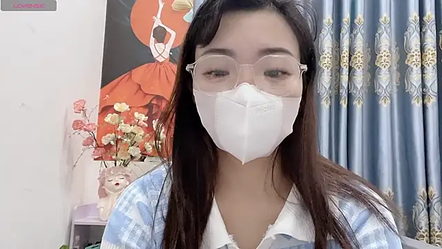 Snapshot of shishi_101 chatting on 11/16/25, 02:28 shishi 101 online show from 11/16/25, 02:28