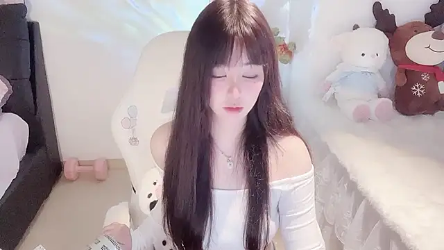 Snapshot of Milla-z chatting on 09/10/25, 08:14 Milla-z online show from 09/10/25, 08:14