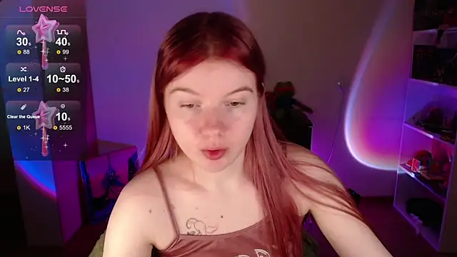 Snapshot of Strawberry_juli chatting on 10/09/25, 07:50 Strawberry juli online show from 10/09/25, 07:50