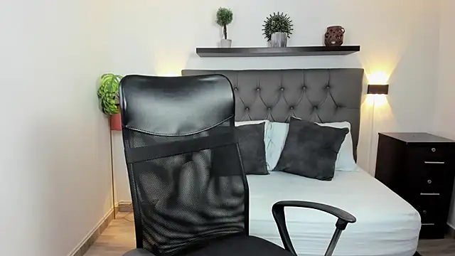 dulce victoriaa  online show from 03/15/25, 06:54