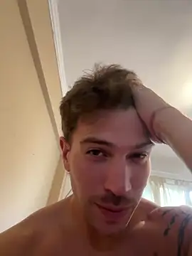 Snapshot of shuki0101 chatting on 03/11/25, 08:20 shuki0101 online show from 03/11/25, 08:20